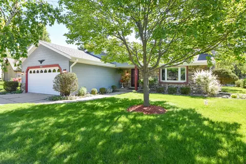 9116 S 28th, Franklin, WI 53132