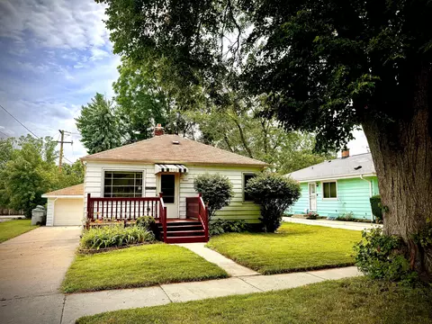 4101 W Kiehnau, Milwaukee, WI 53209