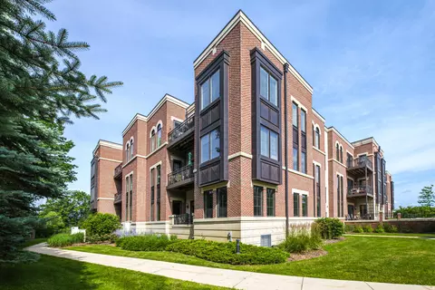 19125 Thomson #103, Brookfield, WI 53045