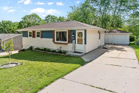 1338 N 10th, West Bend, WI 53090