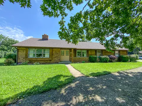 w253s4422 Pin Oak, Waukesha, WI 53189
