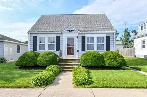 309 Montana, South Milwaukee, WI 53172