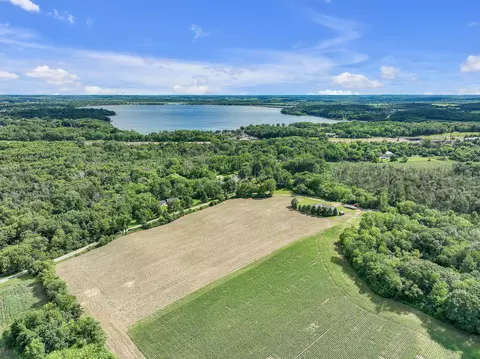 Lt2 N Shore, Lake Mills, WI 53551