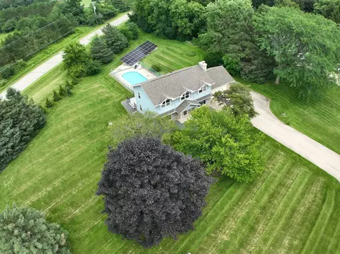w298s2722 Ridgewood, Genesee, WI 53188