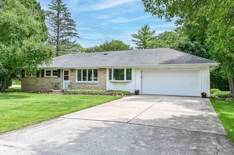 9122 N Iroquois, Bayside, WI 53217