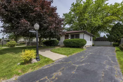 7045 Lakeshore, Racine, WI 53402