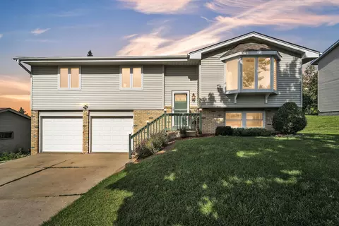 912 Squire, West Bend, WI 53090