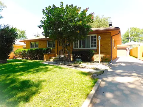 9634 W Arthur, West Allis, WI 53227