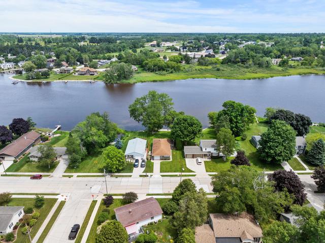 3041 Adams, Two Rivers, WI 54241 | 46 Photos - Movoto