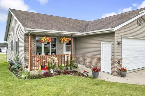 805 Ethan Allen, Howards Grove, WI 53083