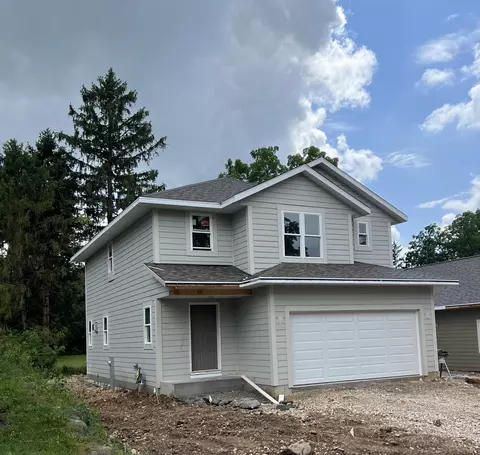 825 High, Oconomowoc, WI 53066