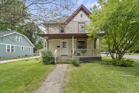 202 S Maple, Oconomowoc, WI 53066