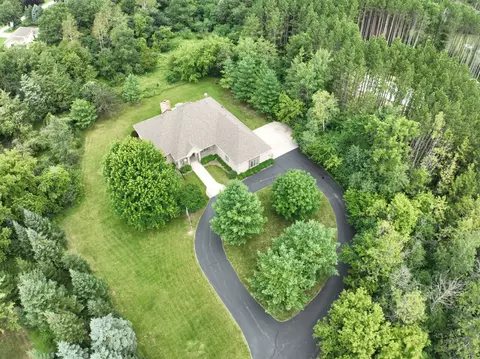 s4w33094 Government Hl, Delafield, WI 53018