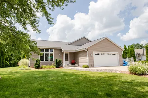 315 Larkin, Eagle, WI 53119