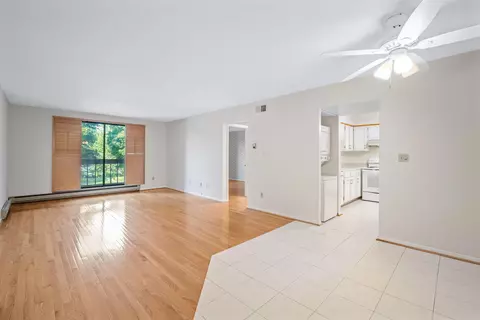 3609 N Tucker #203, Milwaukee, WI 53222