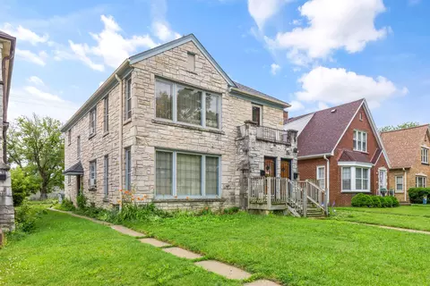 5713 W Keefe #5715, Milwaukee, WI 53216