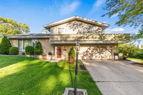 5364 Orchard, Greendale, WI 53129