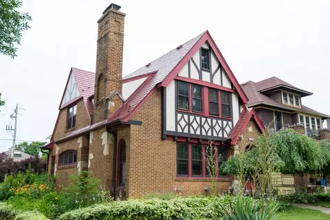 2976 N 44th, Milwaukee, WI 53210