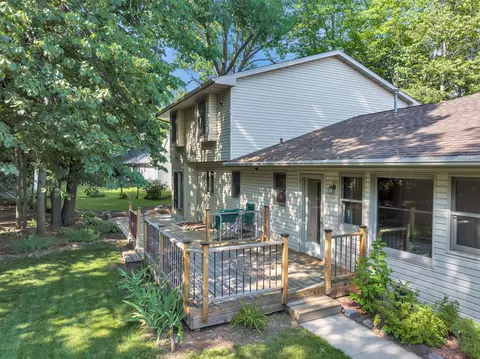 1503 Cardinal, Howard, WI 54313