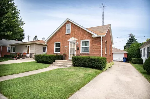 3004 Gillen, Racine, WI 53403