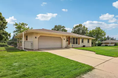 2223 W Henry, Milwaukee, WI 53221
