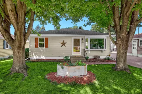 2220 30th, La Crosse, WI 54601