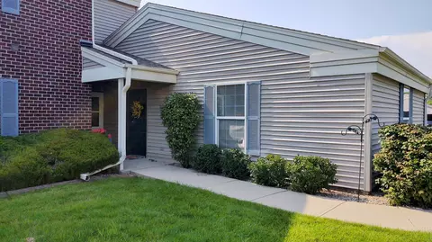 n16w26567 Wild Oats #F, Pewaukee, WI 53072