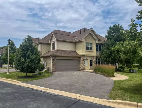 8649 S Deerwood, Franklin, WI 53132