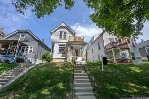 2438 N Bartlett, Milwaukee, WI 53211
