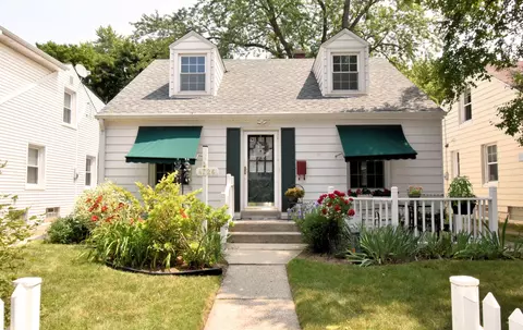 4726 N Elkhart, Whitefish Bay, WI 53211