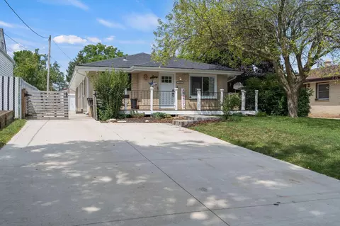 4415 S Iowa, Saint Francis, WI 53235