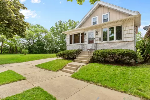 6029 W Fairview, Milwaukee, WI 53213