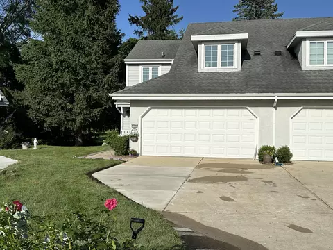 7438 W Tuckaway Crk, Franklin, WI 53132