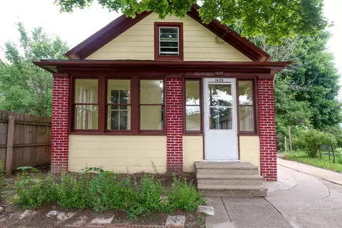 1633 Dr Martin Luther King, Racine, WI 53404