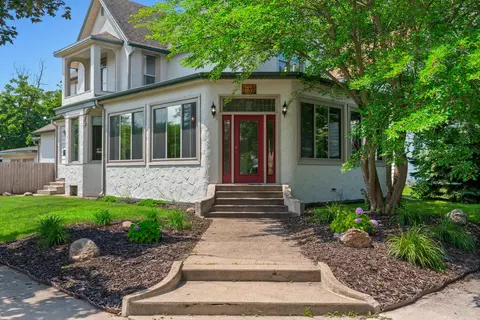 1232 Madison, La Crosse, WI 54601