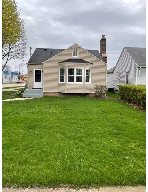 2501 Russet, Racine, WI 53405