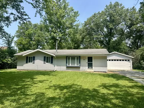 925 Sunset, Delafield, WI 53018