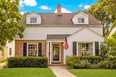 5046 N Kent, Whitefish Bay, WI 53217