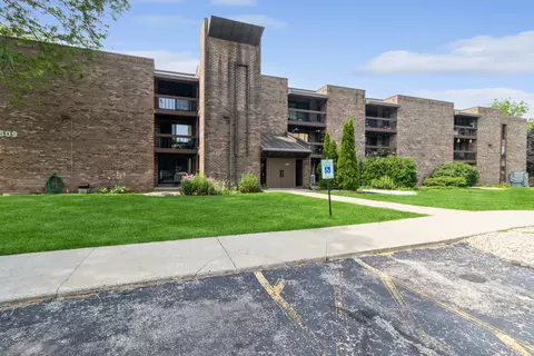 3609 N Tucker #301, Milwaukee, WI 53222