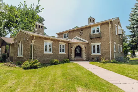 8400 Ravenswood, Wauwatosa, WI 53226