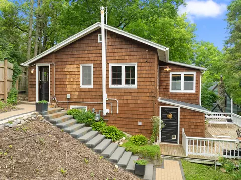 N6889 Lakeshore, Sugar Creek, WI 53121