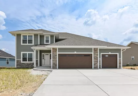 1561 Bluestem, Oconomowoc, WI 53066