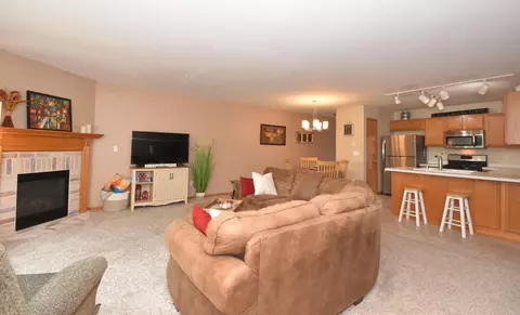 1905 Mallard Pointe #G, Waukesha, WI 53189