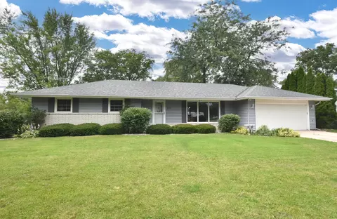 2420 Beck, Waterford, WI 53185
