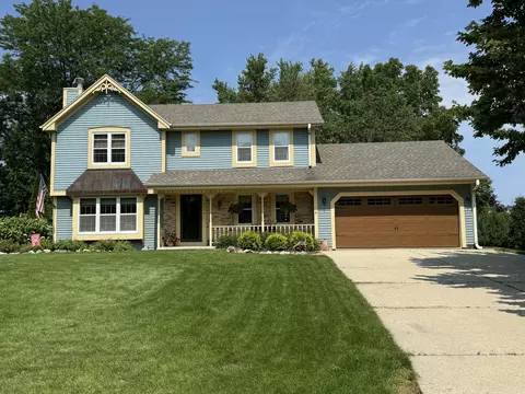 5230 Robinwood, Hales Corners, WI 53130