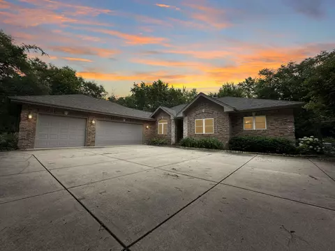 10440 S Nicholson, Oak Creek, WI 53154