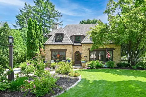 6910 N Belmont, Fox Point, WI 53217