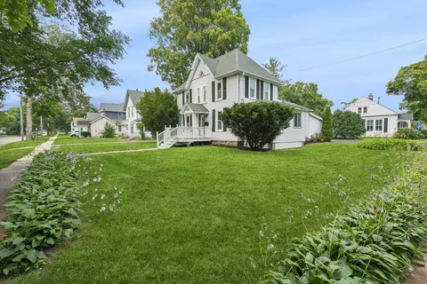 1205 Dodge, Lake Geneva, WI 53147