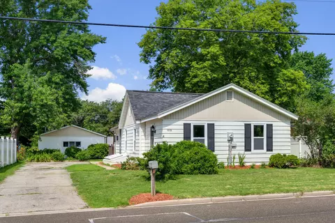 1723 Bainbridge, Campbell, WI 54603
