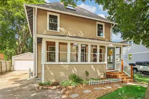 838 W Wisconsin, Oconomowoc, WI 53066